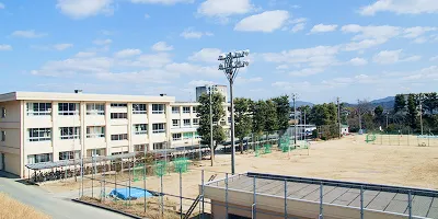 高屋中学校
